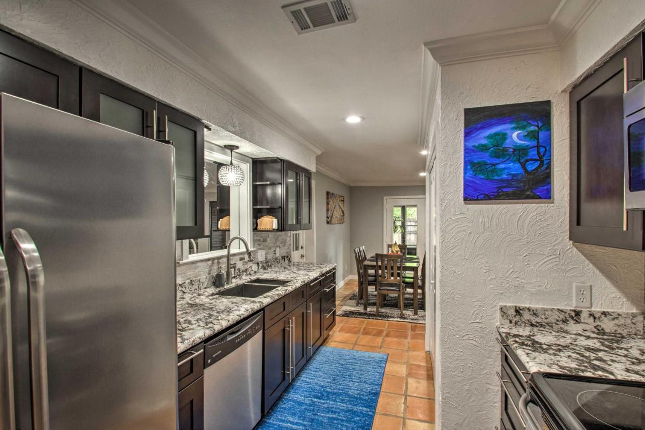 2-Story Pensacola Home With Game Room And Private Yard Buitenkant foto